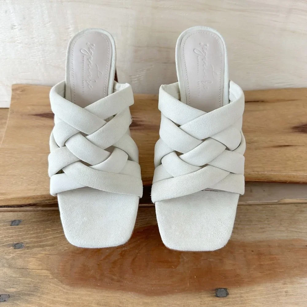 NWOB‎ Journee Collection Signature Lyddie Cream Block Heel Sandal Size 8.5